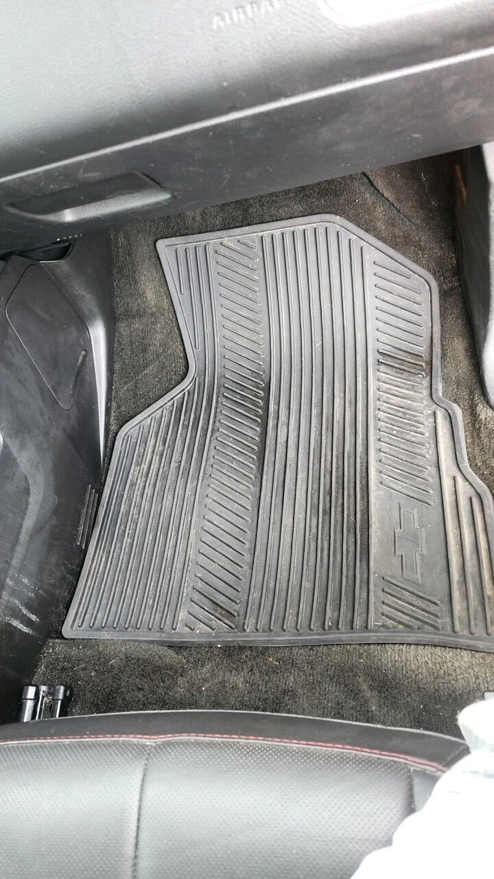 Floor mat detail
